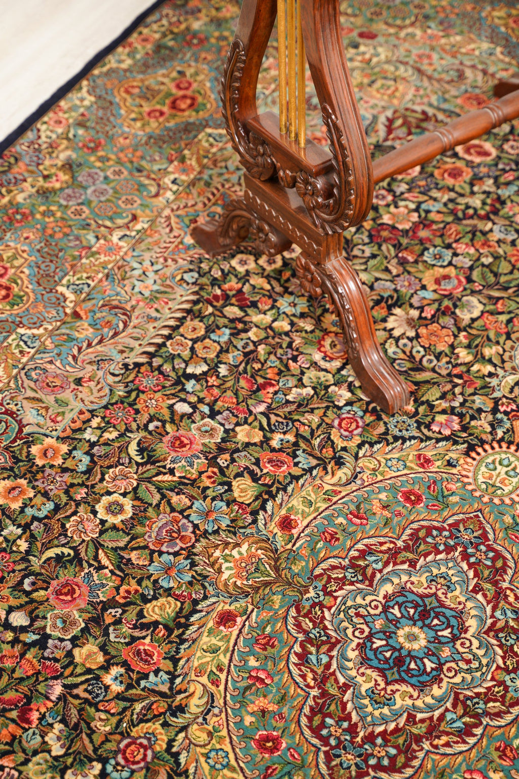 Bouquet 9'9" x 6'8" ( 676 KPSI )