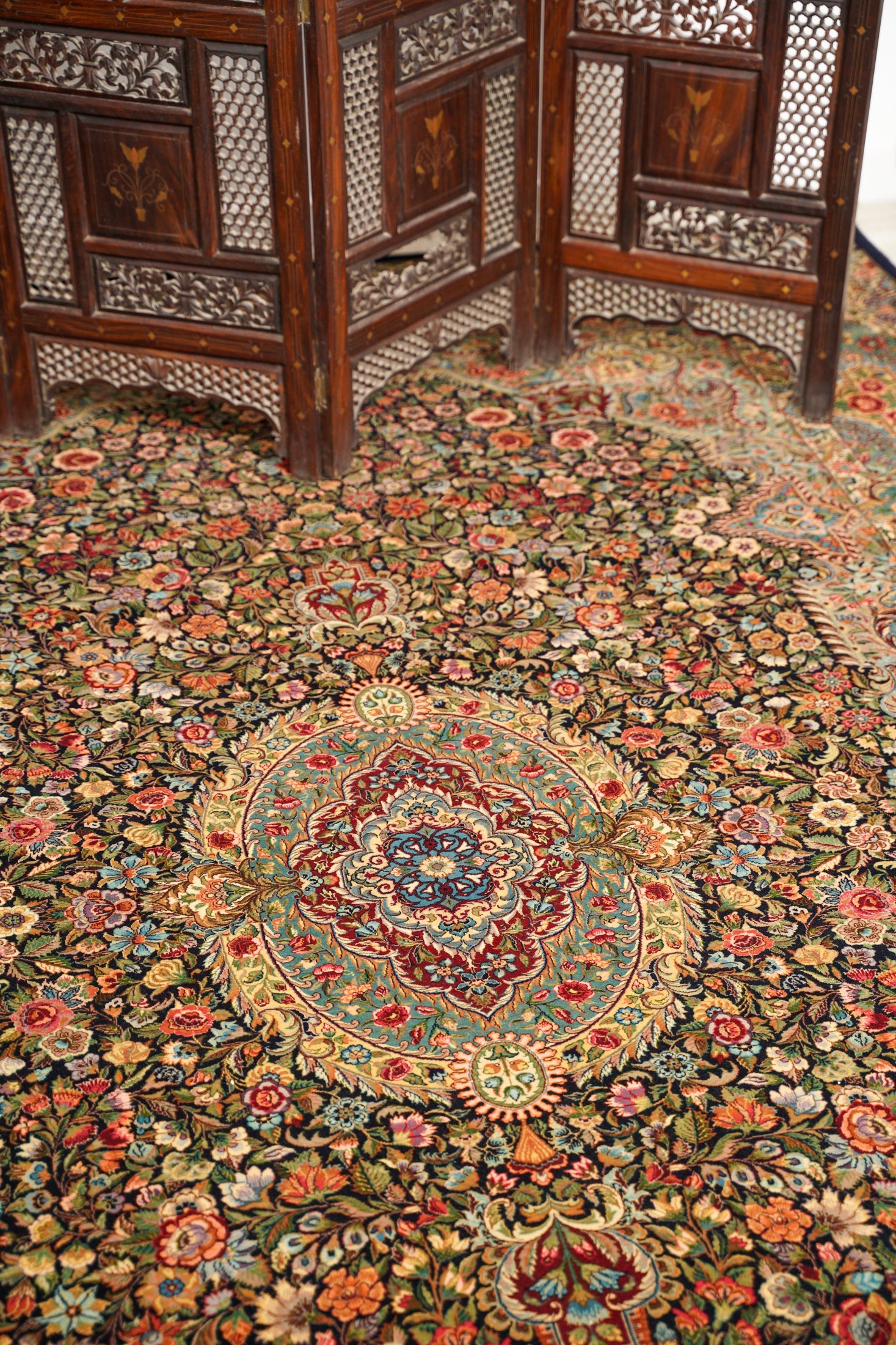 Bouquet 9'9" x 6'8" ( 676 KPSI )